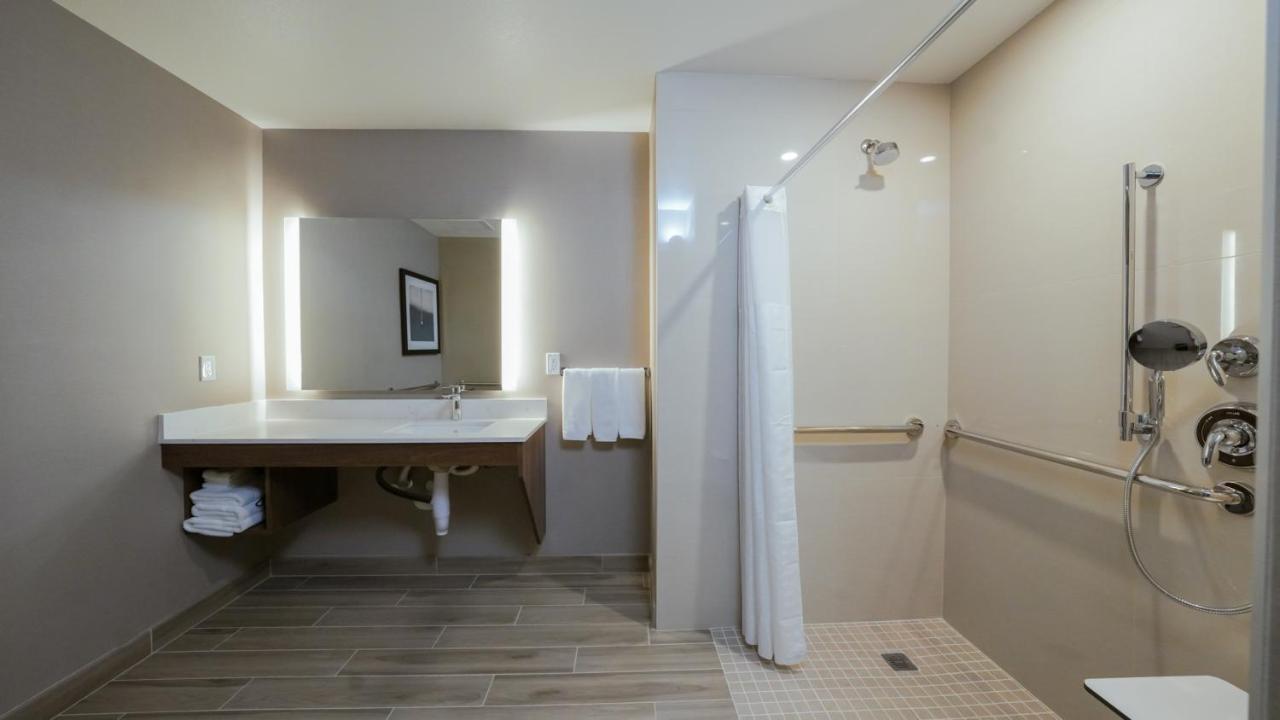 La Quinta Inn & Suites By Wyndham Santa Cruz Bagian luar foto