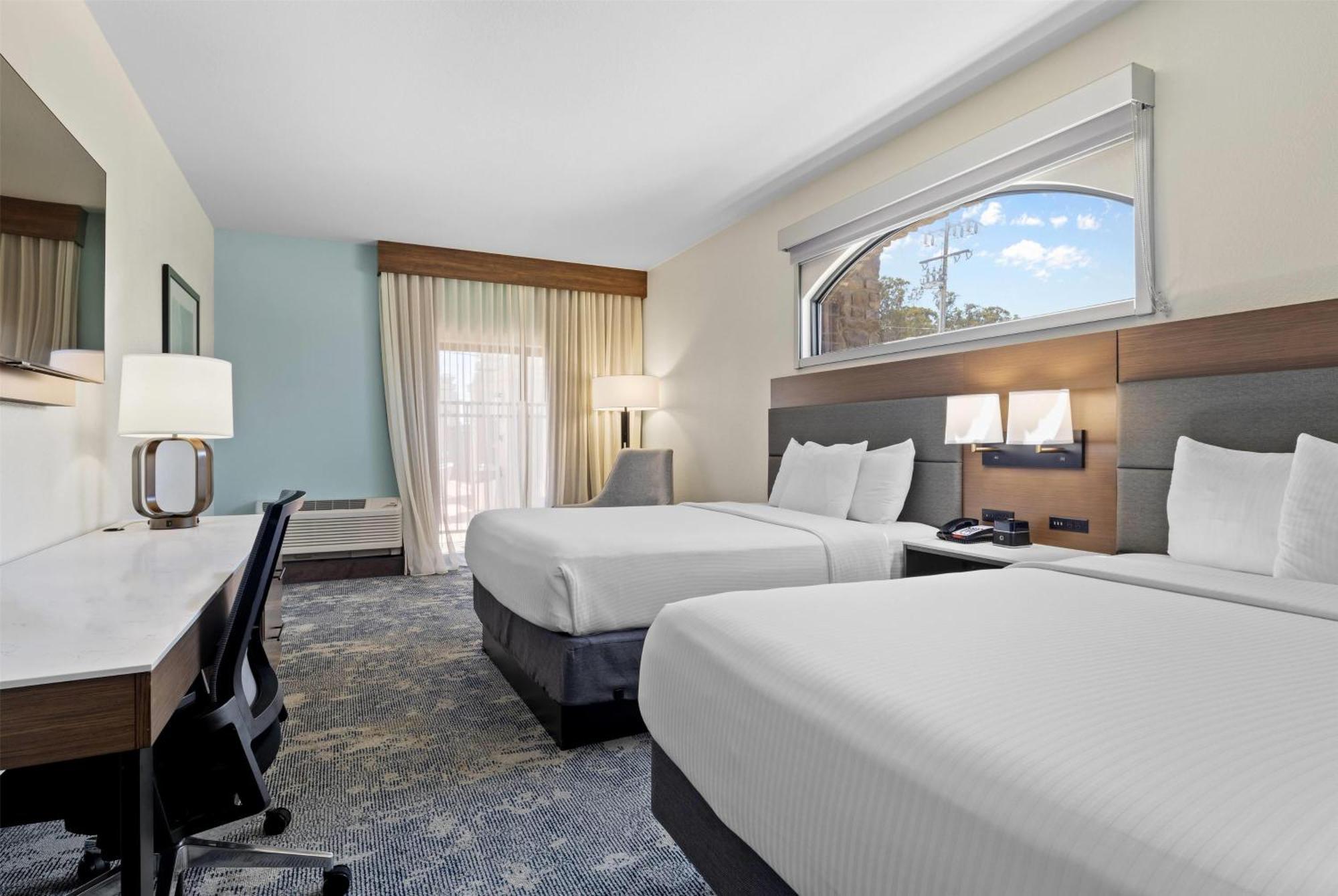 La Quinta Inn & Suites By Wyndham Santa Cruz Bagian luar foto